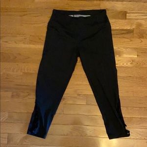 Knockout by Victoria Sport Capris